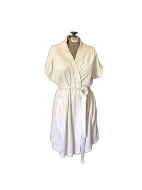 Mr. Robert vintage short white robe pockets tie belt